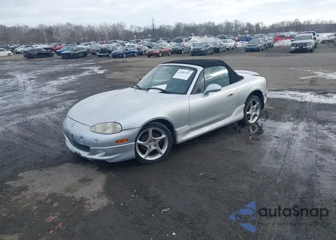 2003 Mazda Mx-5 Miata Cloth/Ls/Se/Shinsen z USA, uszkodzony, nr VIN JM1NB353130307010
